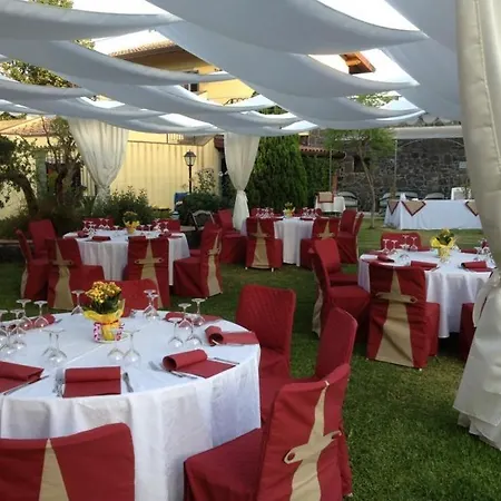 I Rustici Aparthotel 3*